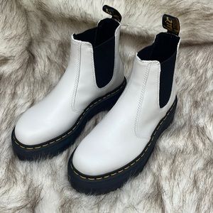 Chelsea dr marten nwot